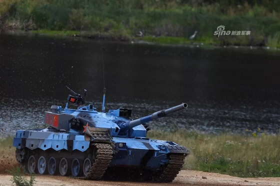 “坦克兩項(xiàng)”半決賽中國(guó)小組奪魁，“海上登陸”接力賽暫居第一